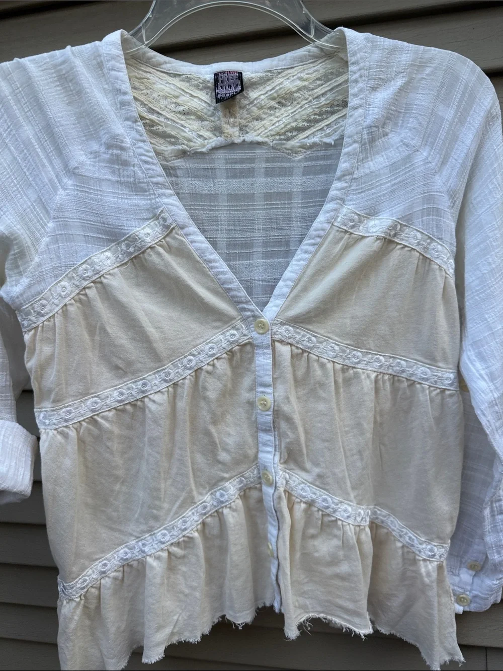 Free People 100%  Cotton Embroidered Boho Top or Tunic Lace Trim V-neck Size XS